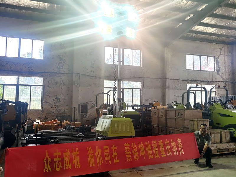 蔡徐坤為重慶捐贈奔馬照明車等救災(zāi)物資，傳遞偶像正能量