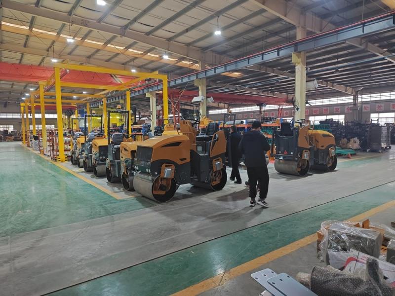 小型壓路機(jī)價(jià)格不能盲從，先把知識(shí)來(lái)學(xué)起！